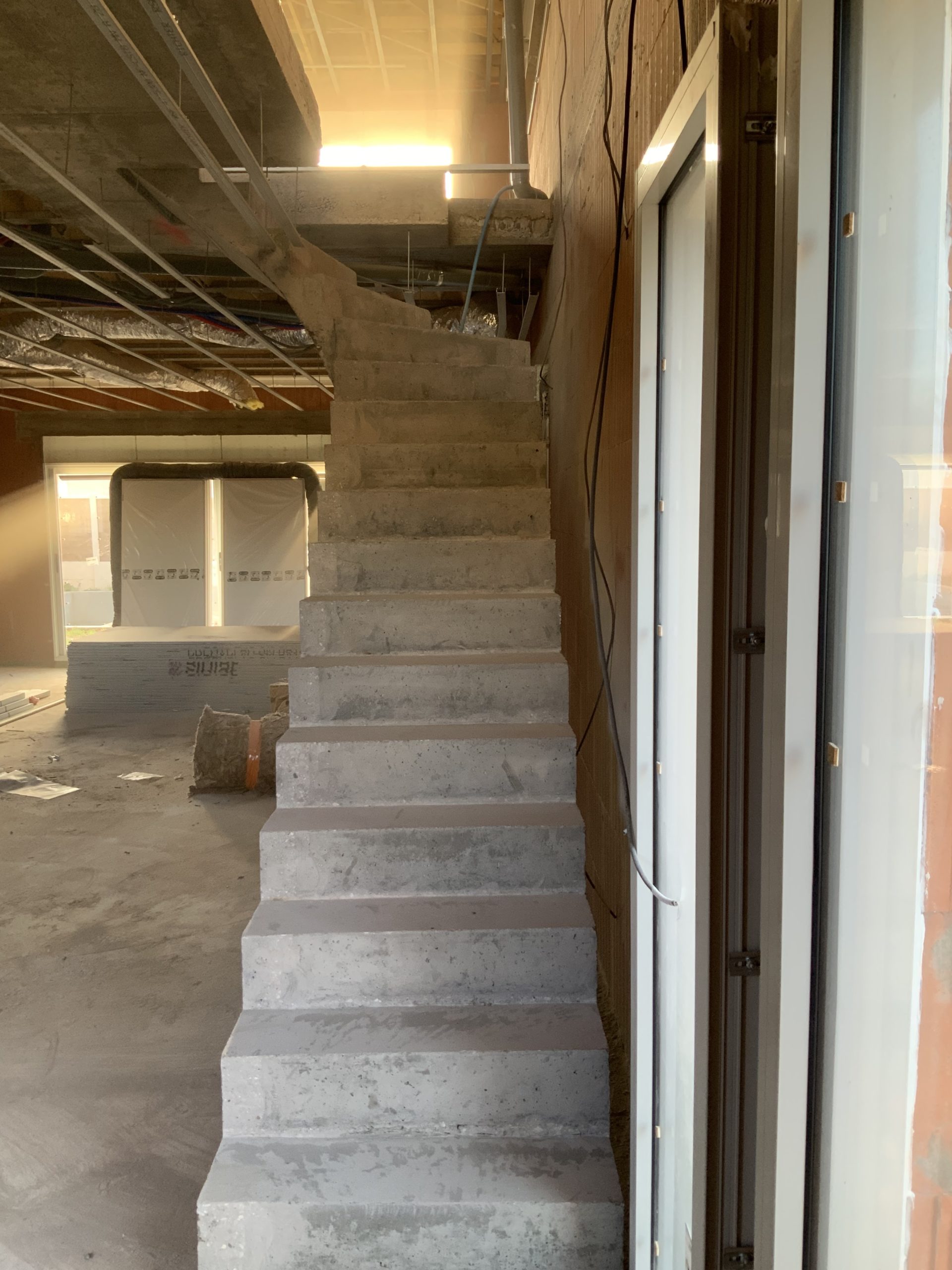 escalier dans une maison individuelle en construction