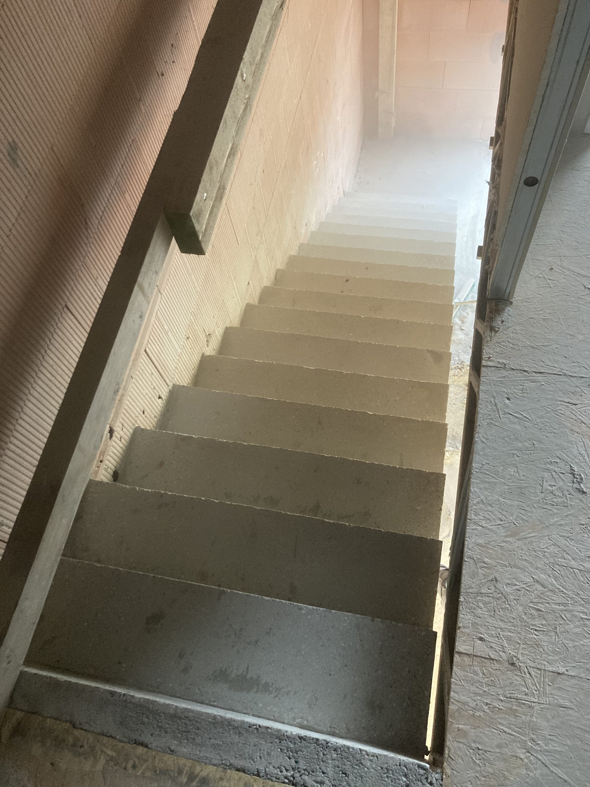 Réaliser son escalier en béton contemporain