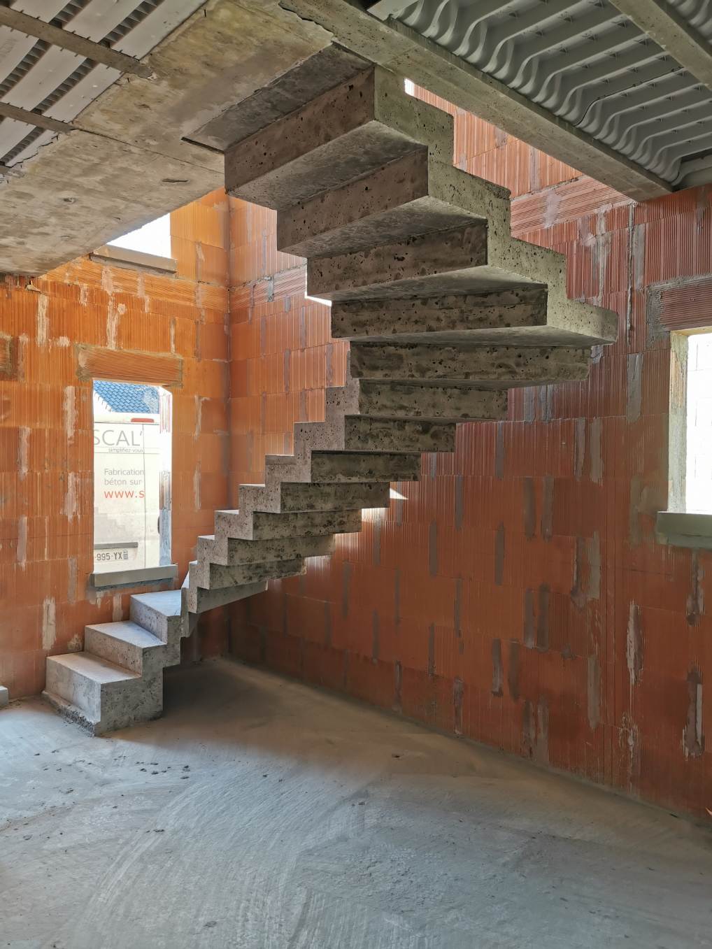 Volée balancée d'un escalier contemporain à crémaillère