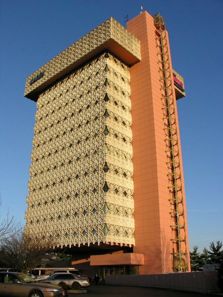L'Escalier dans l'architecture brutaliste : La tour Kaden