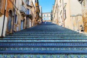 l'Art Urbain : L'escalier Santa Maria del Monte de Caltagirone construit en 1606