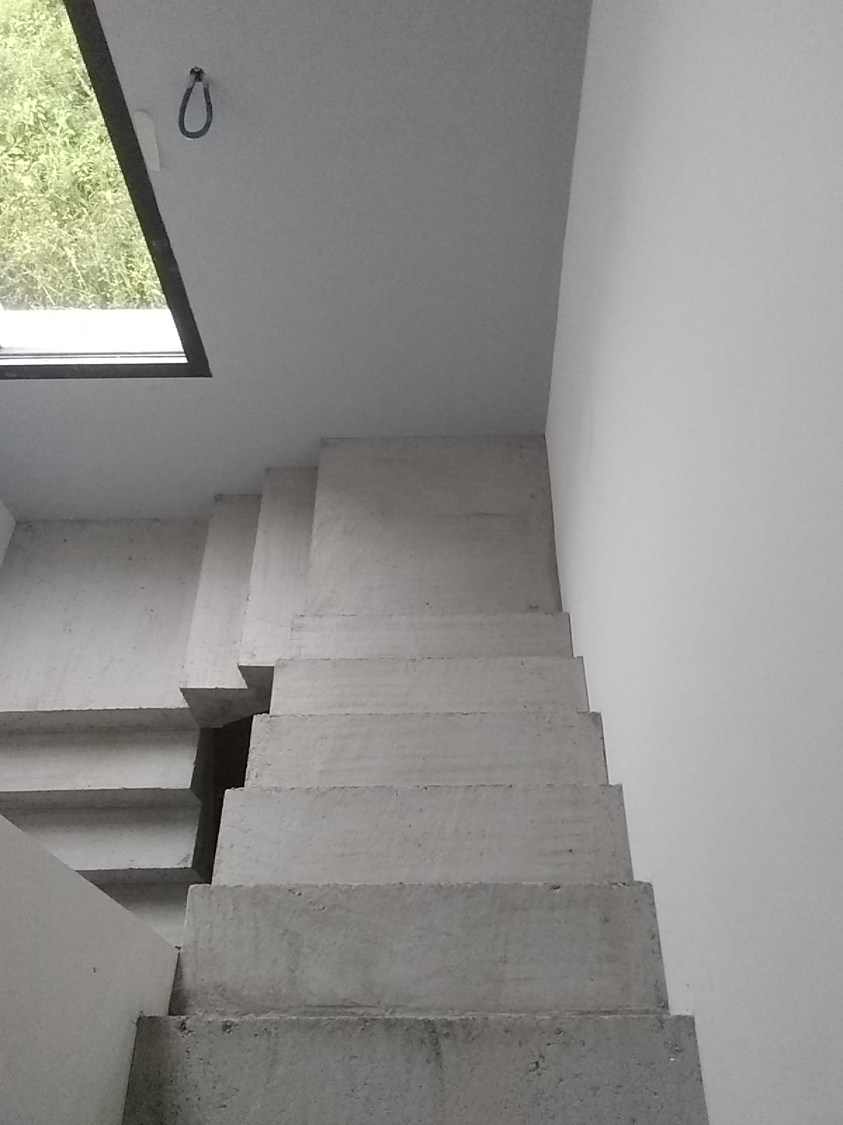 Arrivée de l'escalier béton