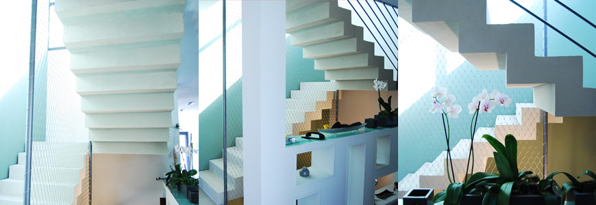 Double escalier crémaillère droit en béton ciré