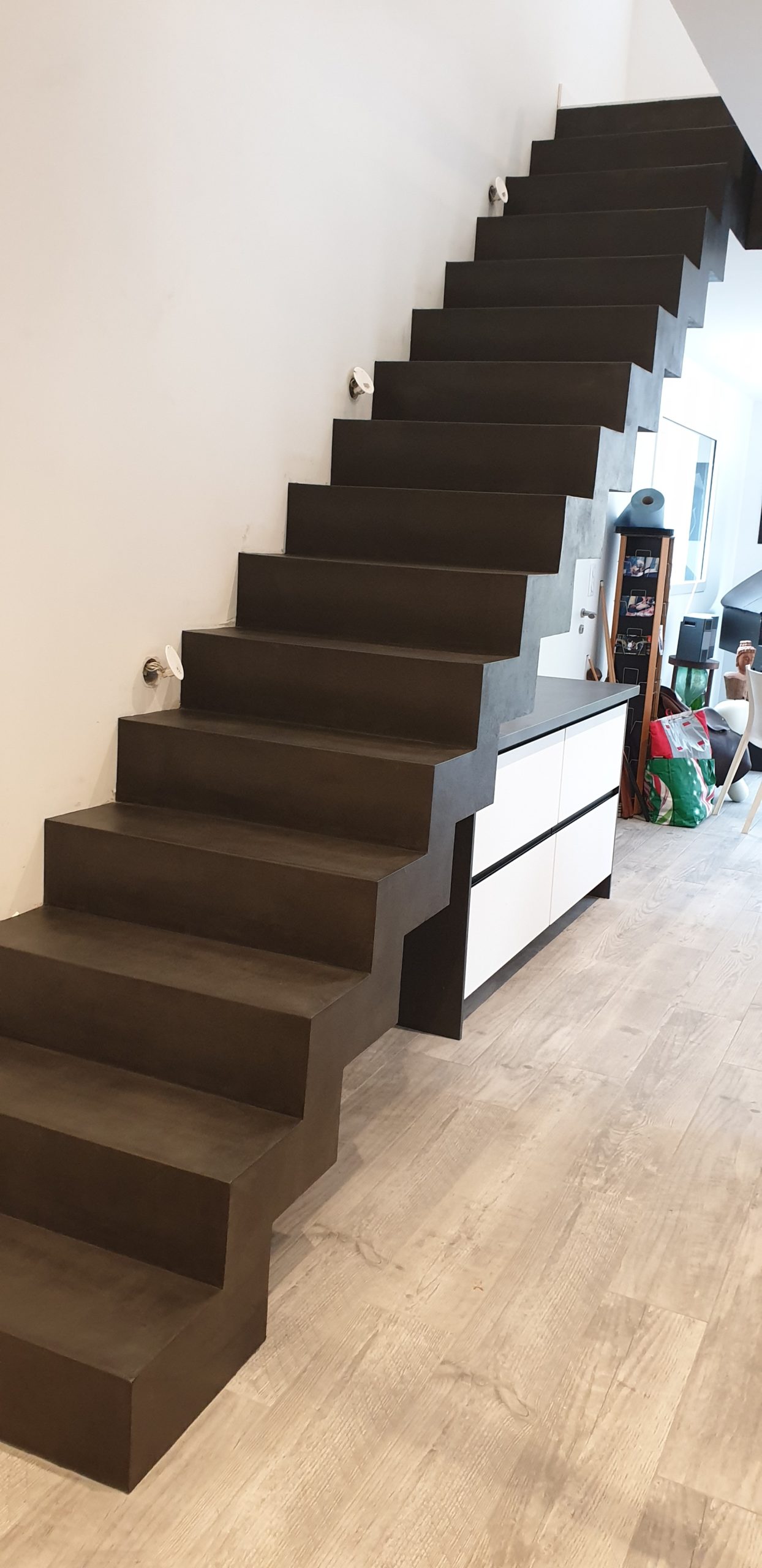 Réalisation d'un escalier béton en forme de crémaillère